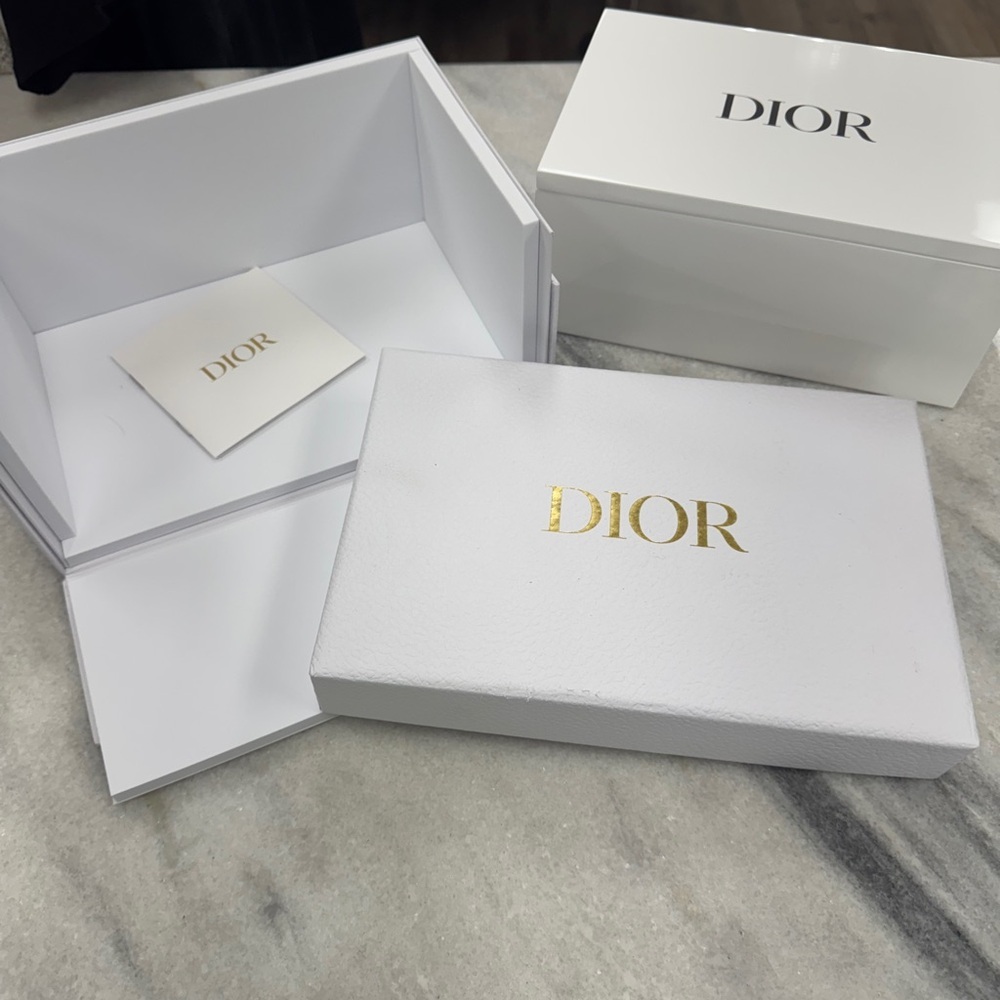 Dior Jewelry/Vanity Box with Gold Logo - Picture 9 of 9
